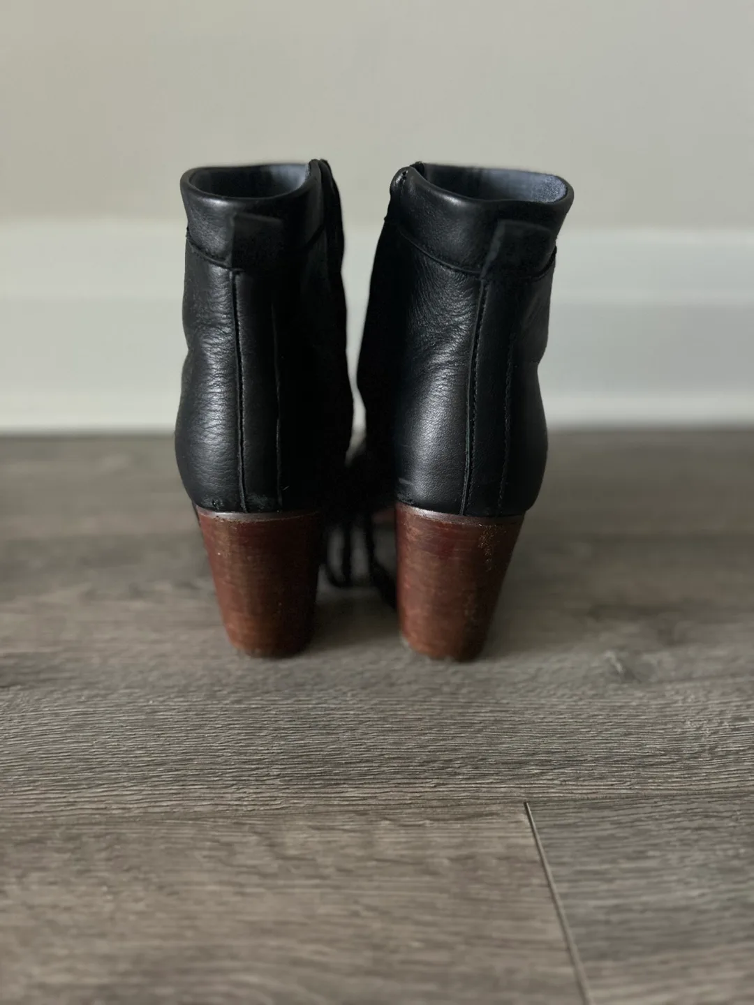 TOMS Black Leather Ankle Boots - Size 8 image indicator(4)