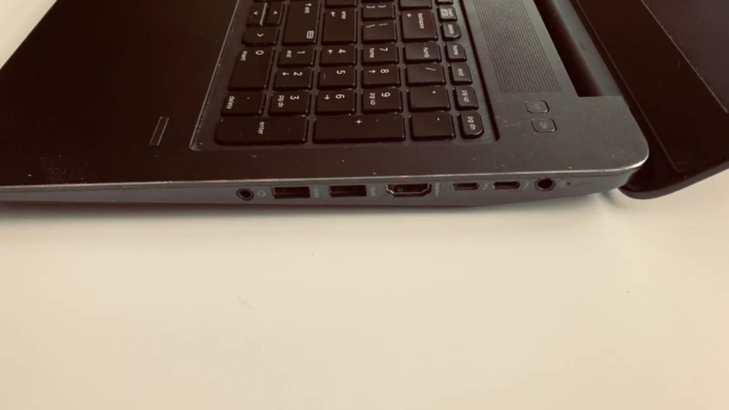 Hp Zbook g3 i7-6820hq 16gb ram image indicator(8)