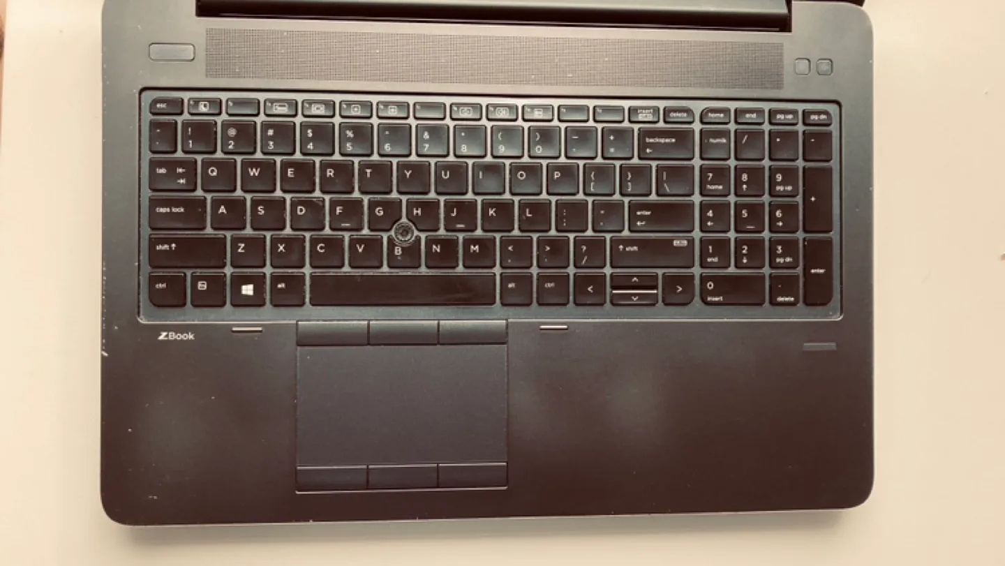 Hp Zbook g3 i7-6820hq 16gb ram image indicator(9)