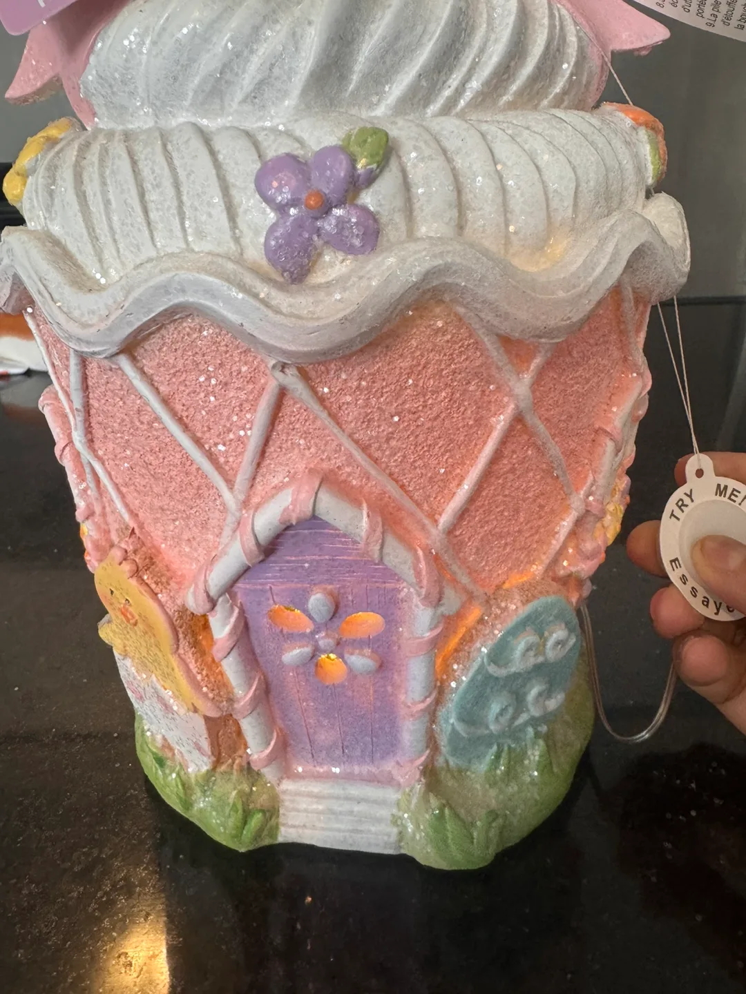 Adorable Easter Cupcake House Decoration image indicator(7)