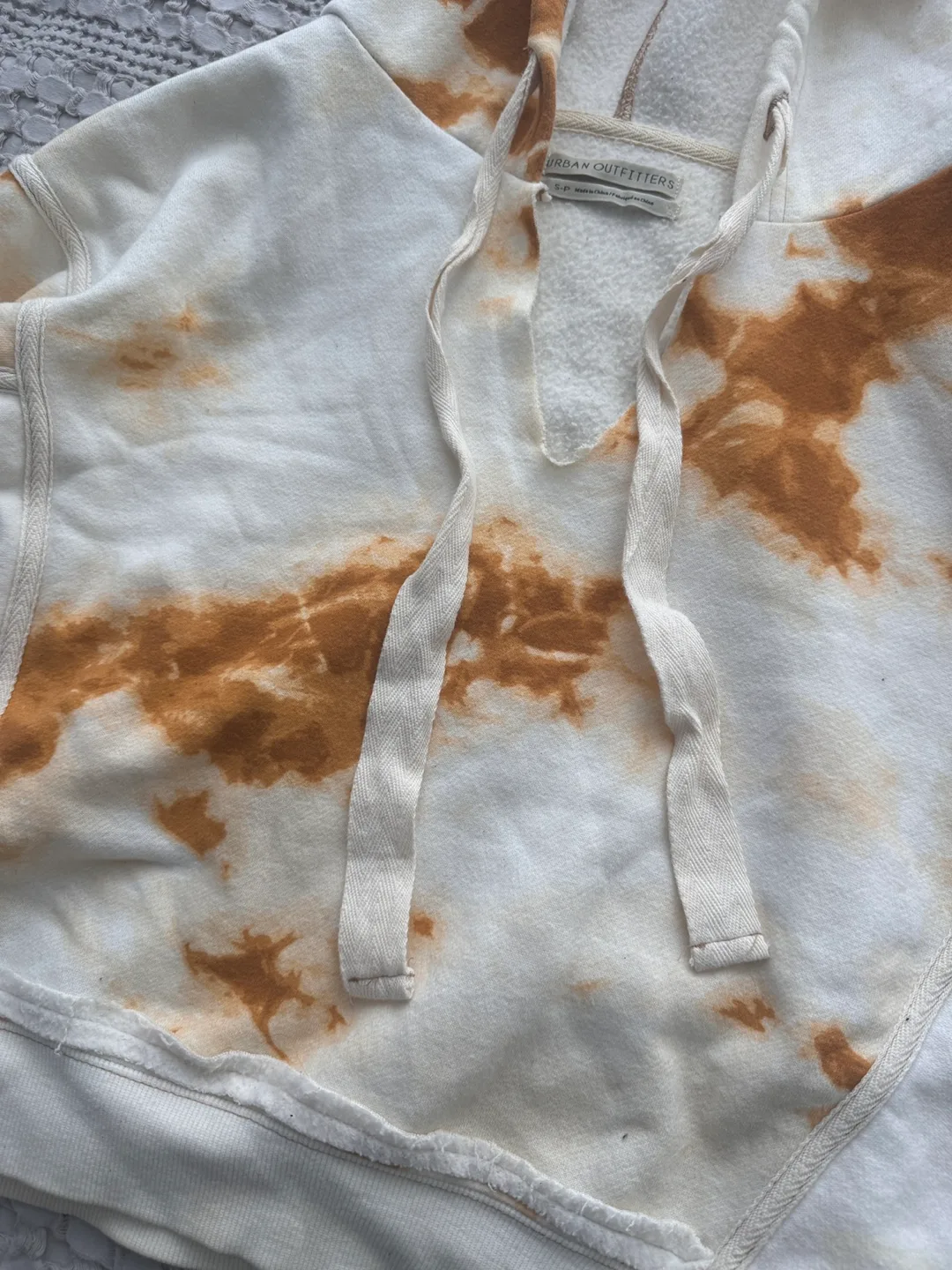 Urban Outfitters Tie-Dye Cropped Hoodie image indicator(3)