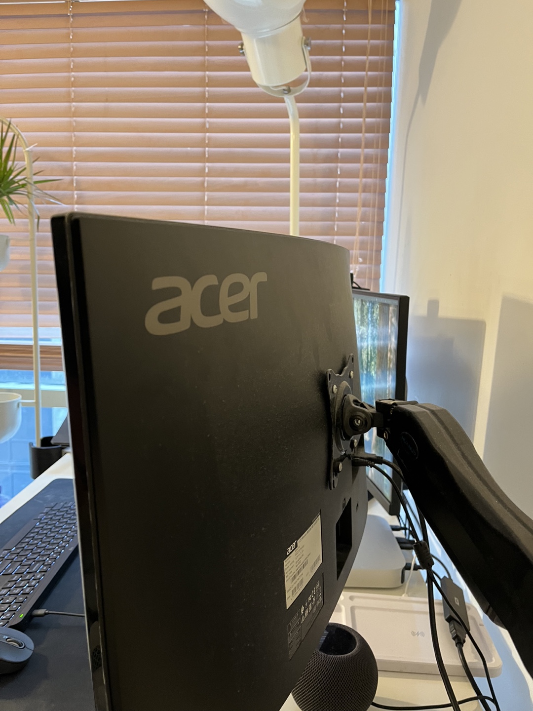 Acer Curved Monitor - Excellent Condition - photo 2