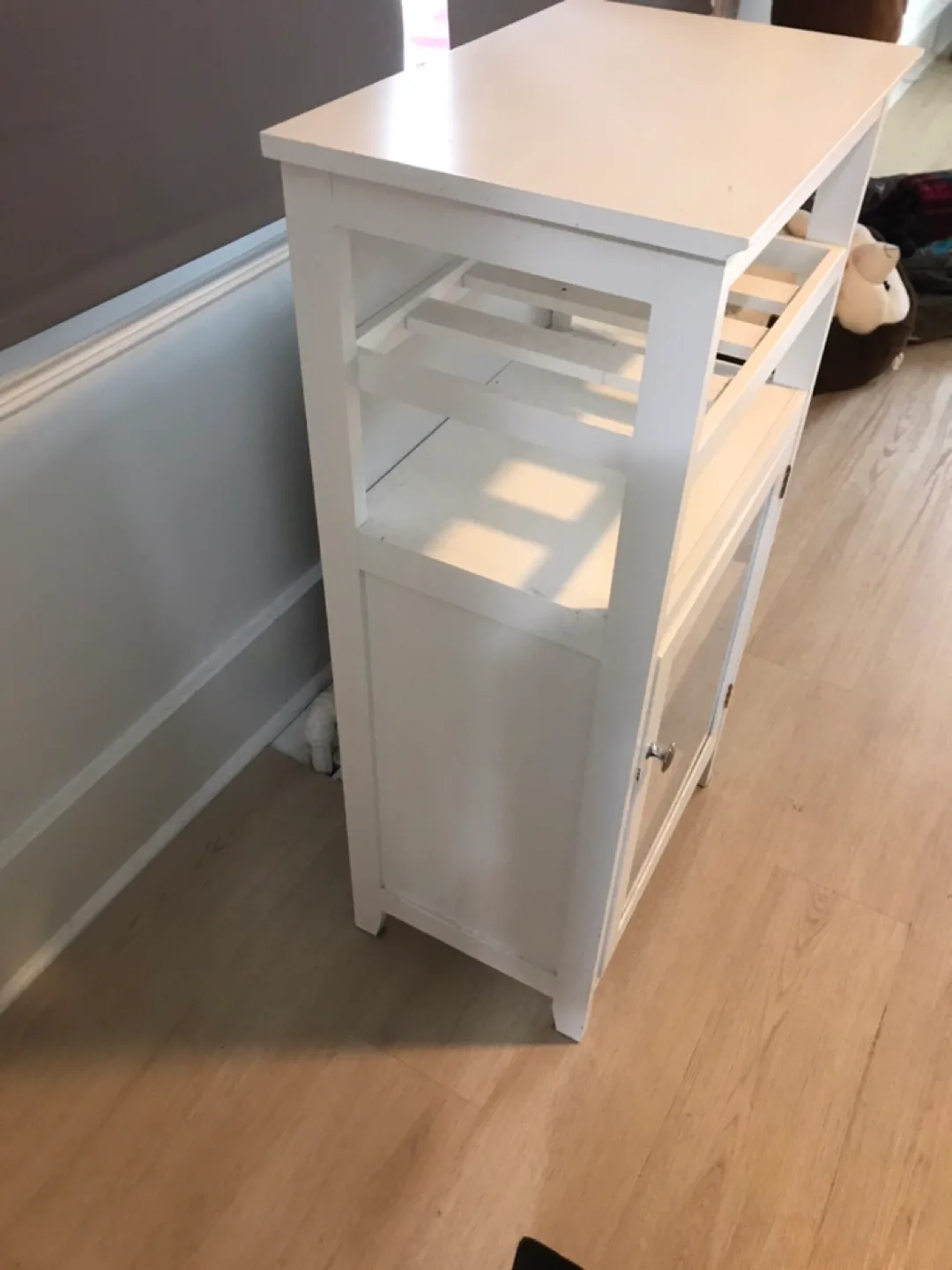 White Wooden Wine Cabinet image indicator(3)