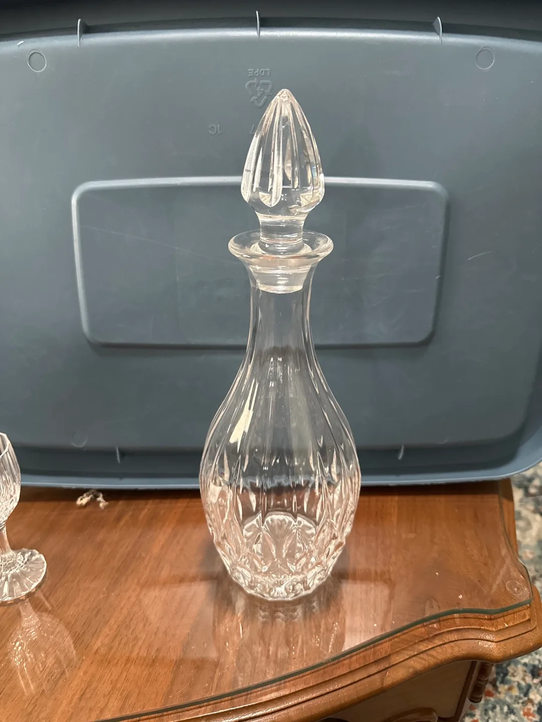 Crystal Decanter Set with 8 glasses image indicator(5)