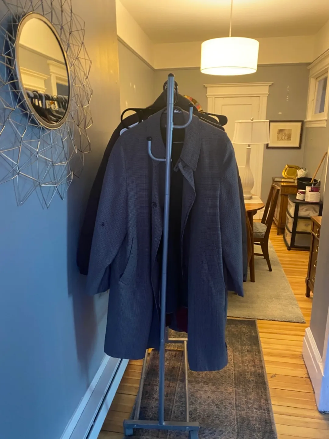 Almost new winter coats image indicator(2)