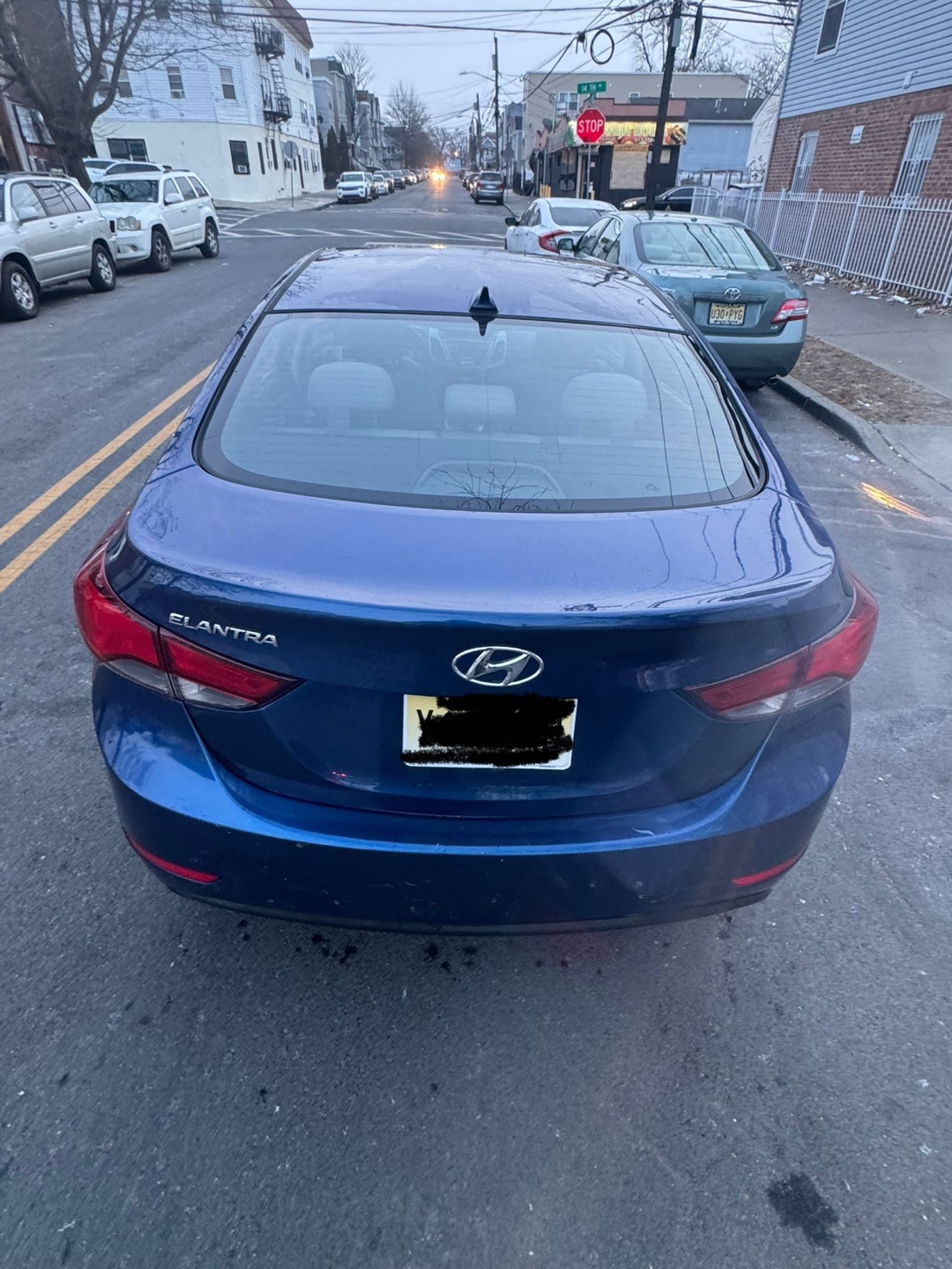 2016 Hyundai Elantra SE - Blue Sedan - photo 4