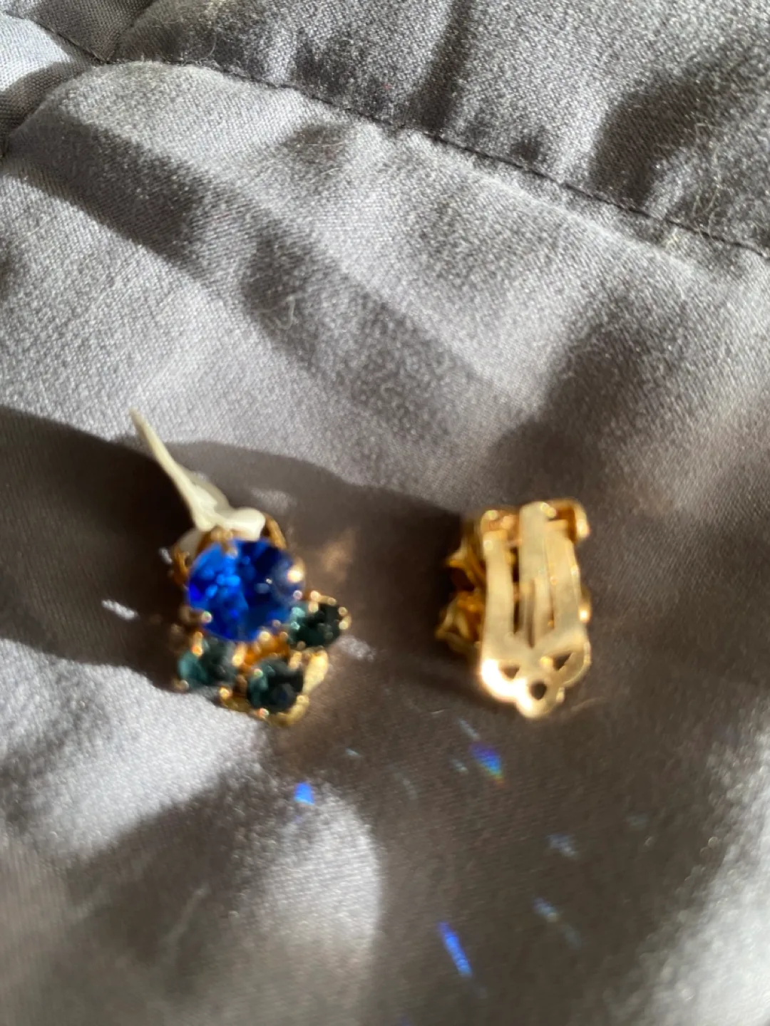 Vintage Blue and Green Crystal Clip-on Earrings image indicator(2)