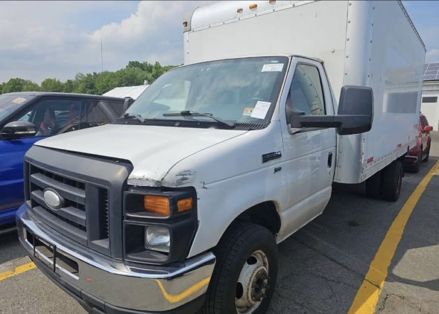 2014 Ford E-Series Box Truck - photo 2
