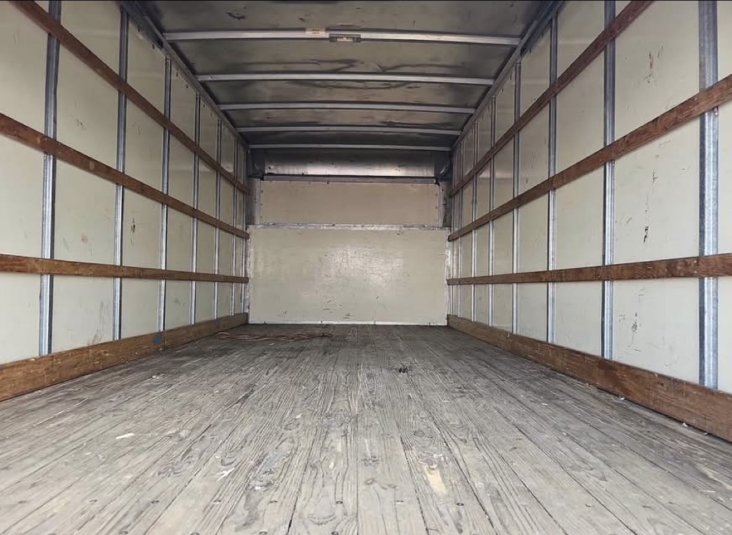 2014 Ford E-Series Box Truck - photo 5