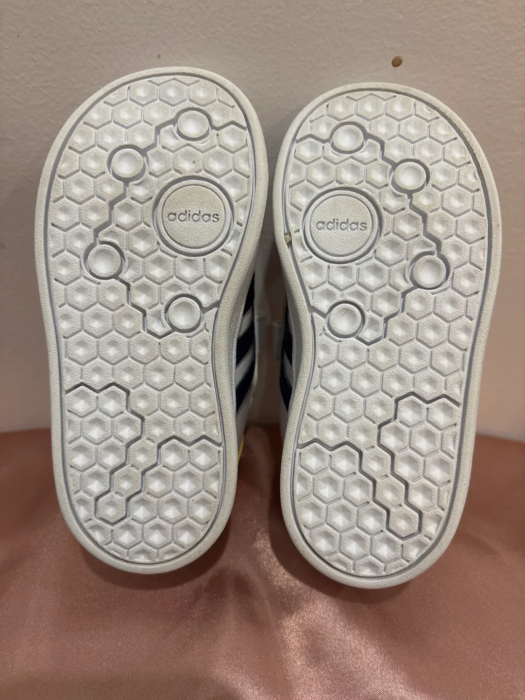 Adidas Infant Velcro Sneakers size c7 image indicator(4)