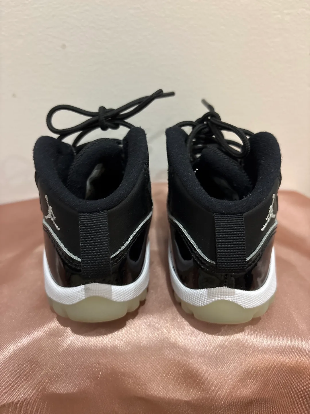 Infant Air Jordan 11 Retro Shoes - Black/White image indicator(3)