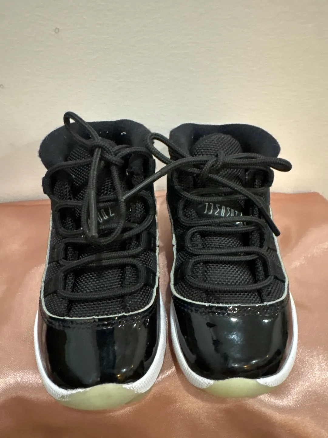 Infant Air Jordan 11 Retro Shoes - Black/White image indicator(2)