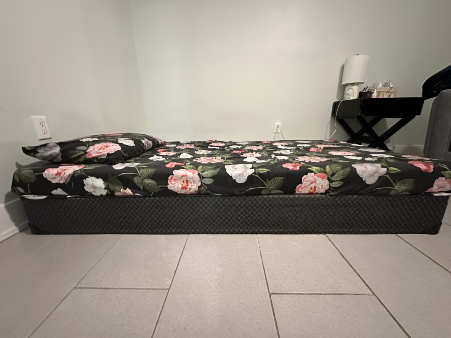 IKEA twin mattress with box spring - photo 2