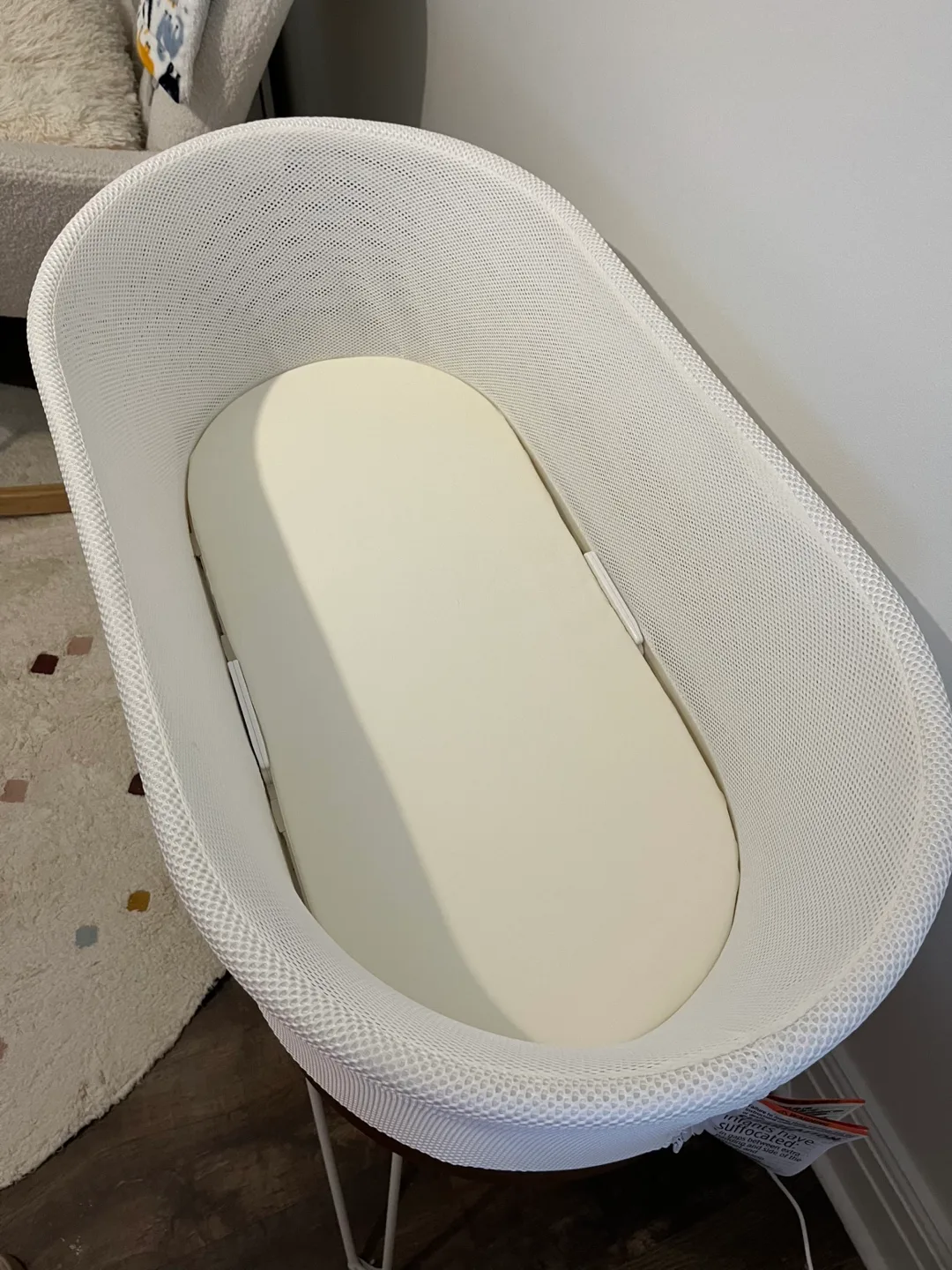 Happiest Baby SNOO Smart Sleeper Bassinet image indicator(4)