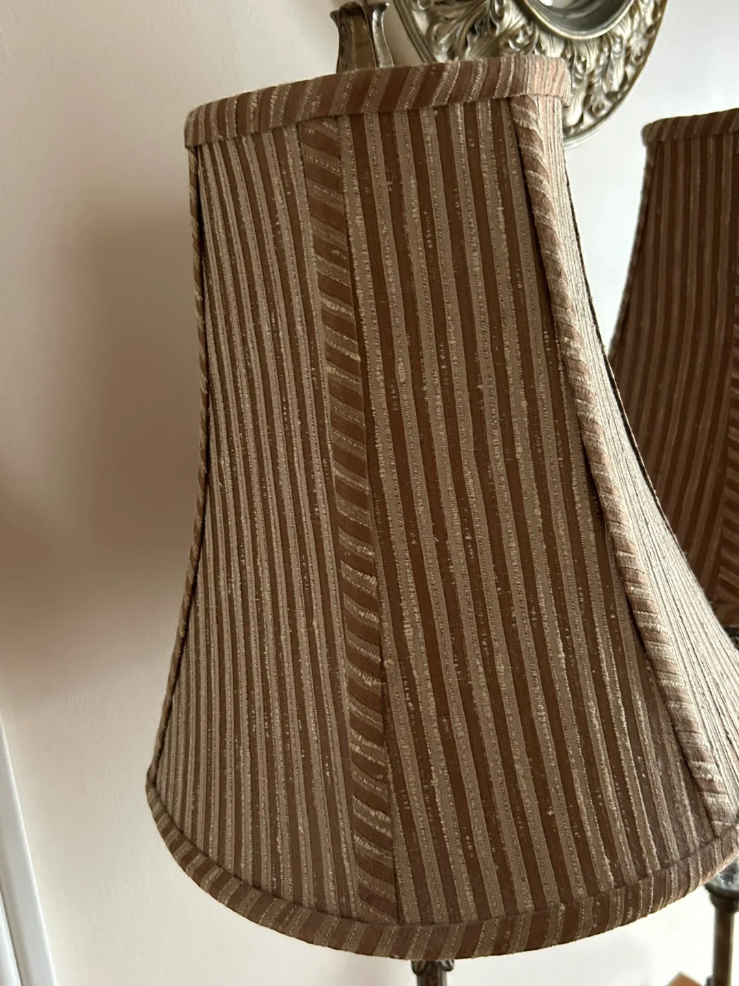 Pair of Elegant Table Lamps with Crackled Glass Accents image indicator(5)