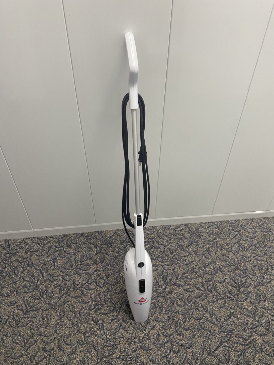 Bissell Featherweight Vacuum Cleaner 2033Y