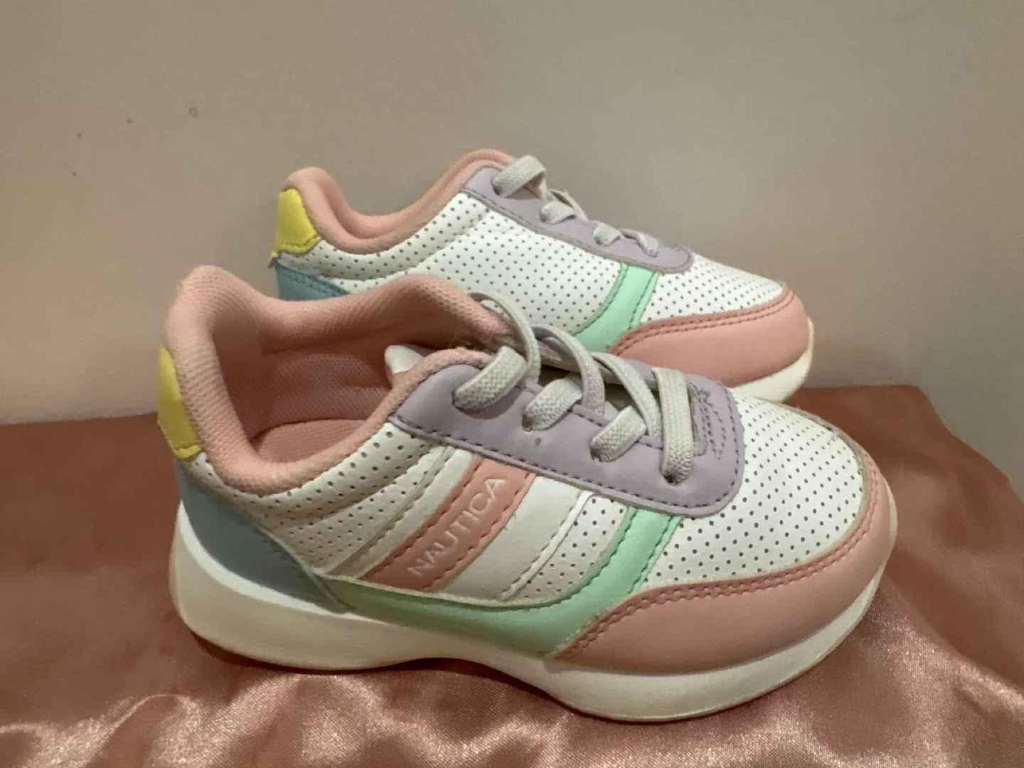 Nautica Toddler Girls' Sneakers Size c7 image indicator(2)