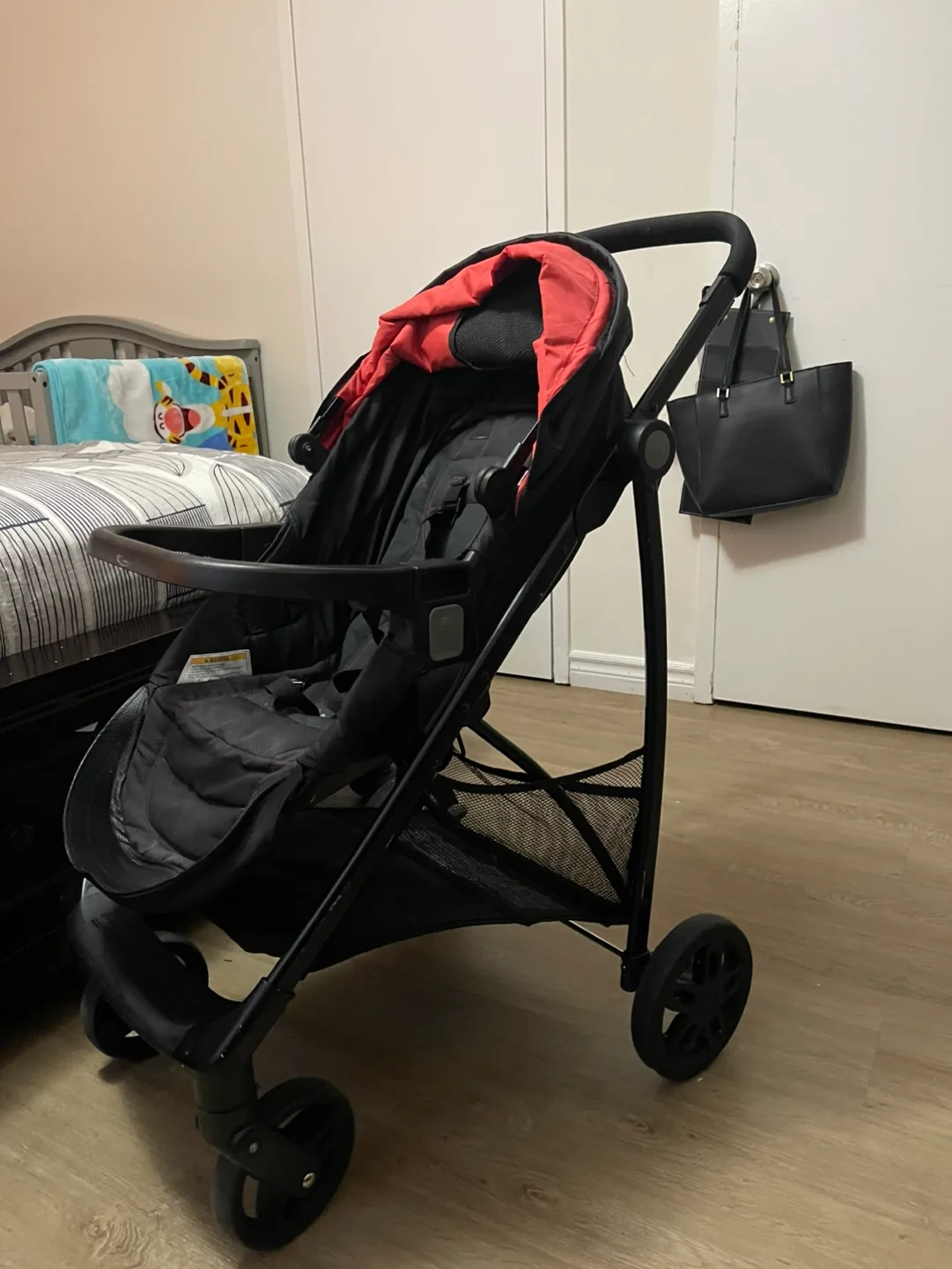 Infant Car Seat and FastAction Fold Stroller image indicator(6)