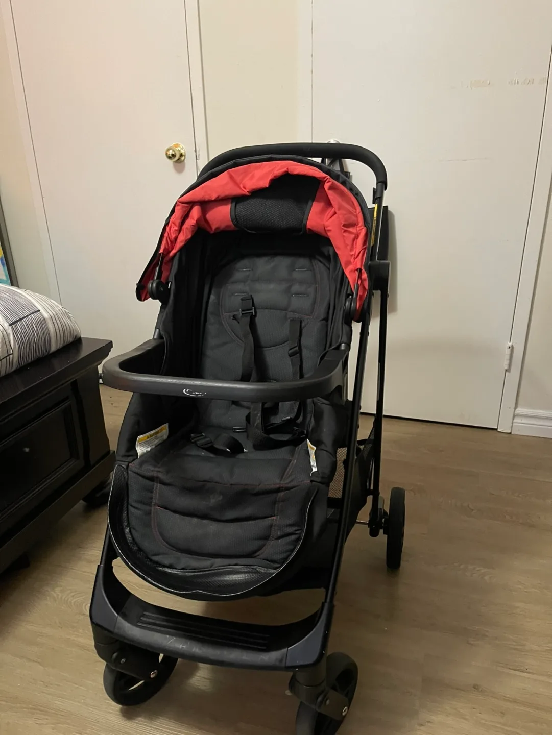 Infant Car Seat and FastAction Fold Stroller image indicator(2)