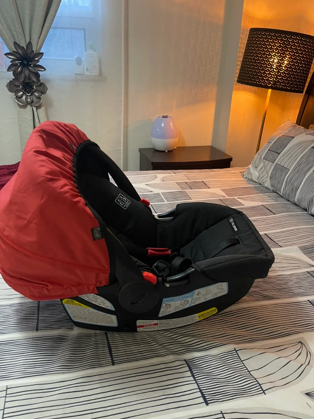 Infant Car Seat and FastAction Fold Stroller image indicator(5)