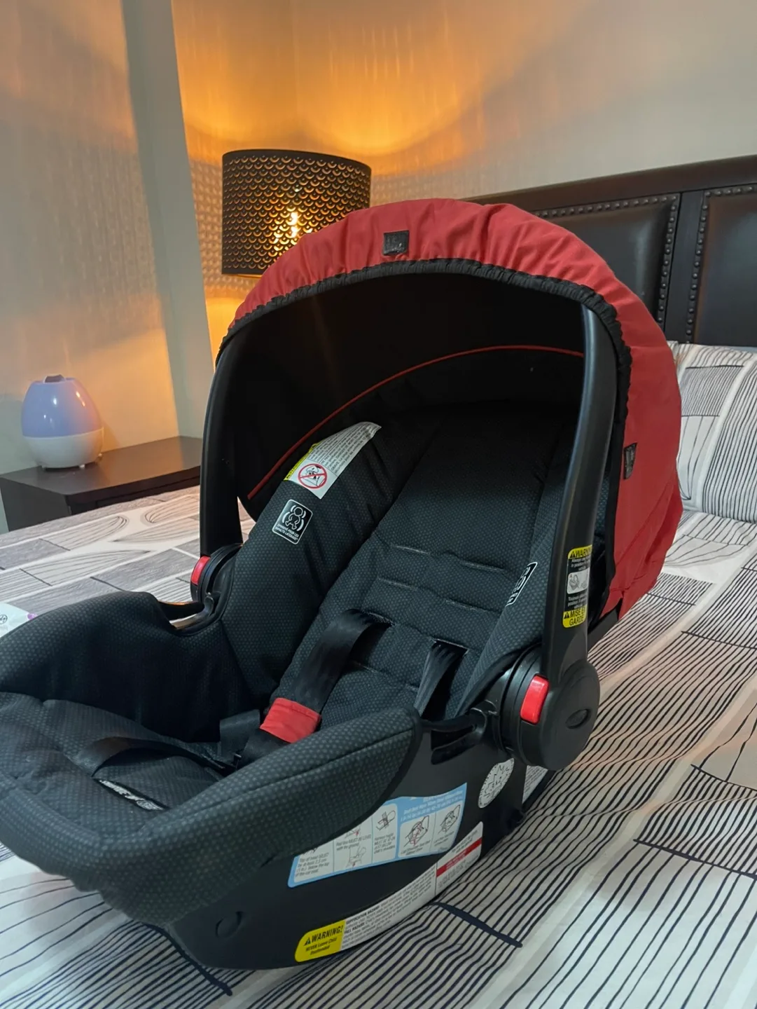 Infant Car Seat and FastAction Fold Stroller image indicator(4)