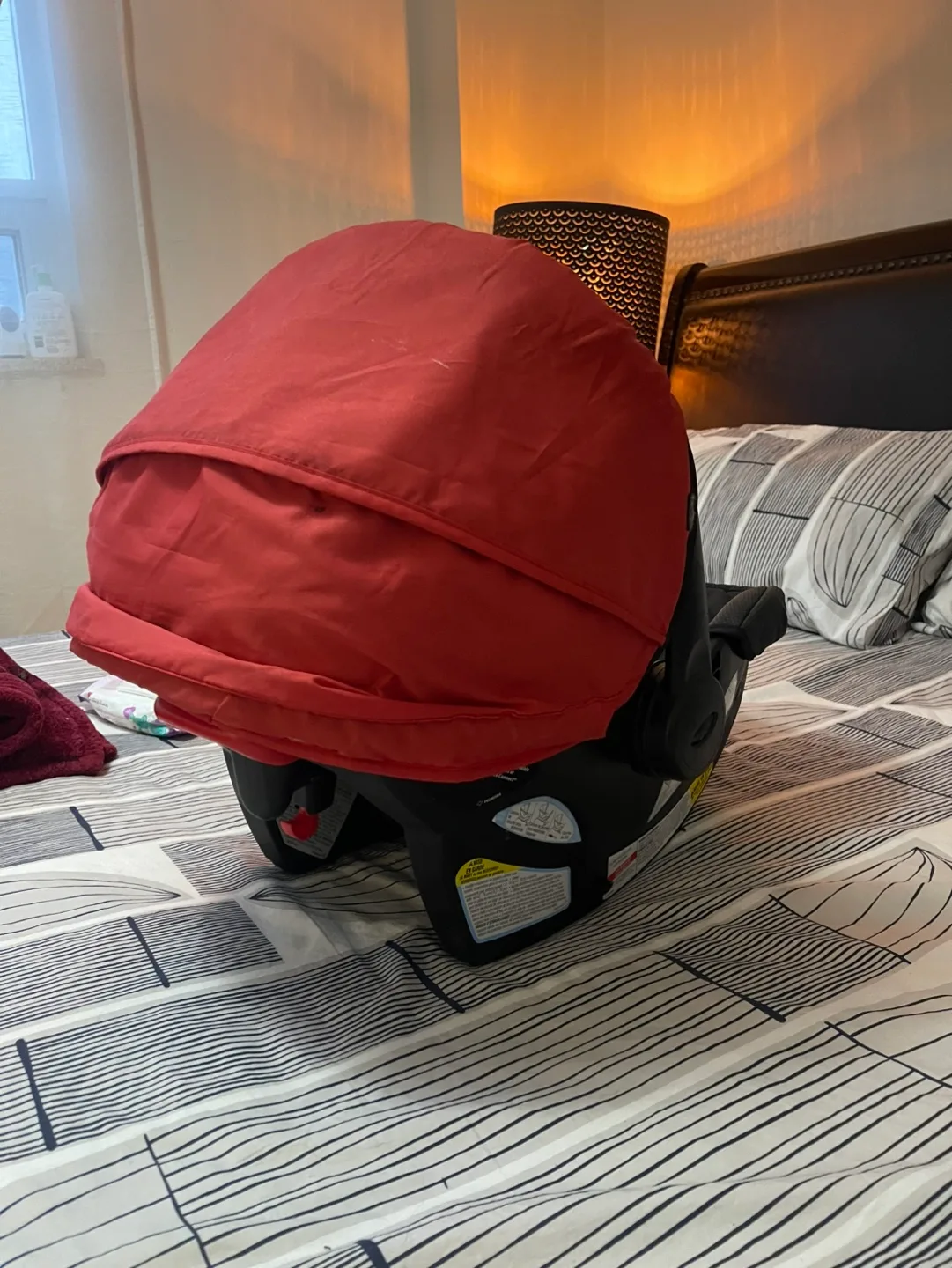 Infant Car Seat and FastAction Fold Stroller image indicator(10)