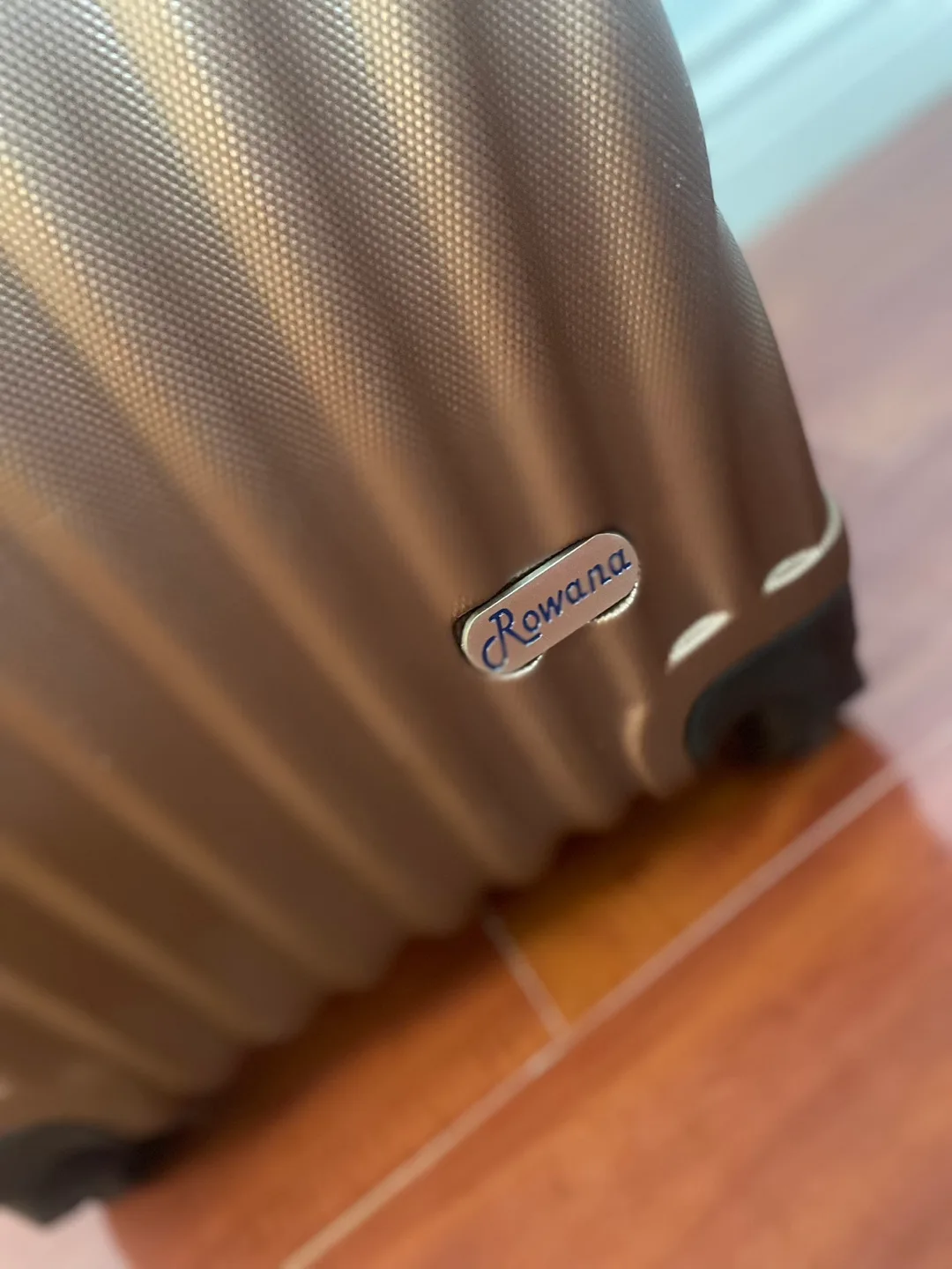 Rowana Salsa Matte Suit Case image indicator(6)