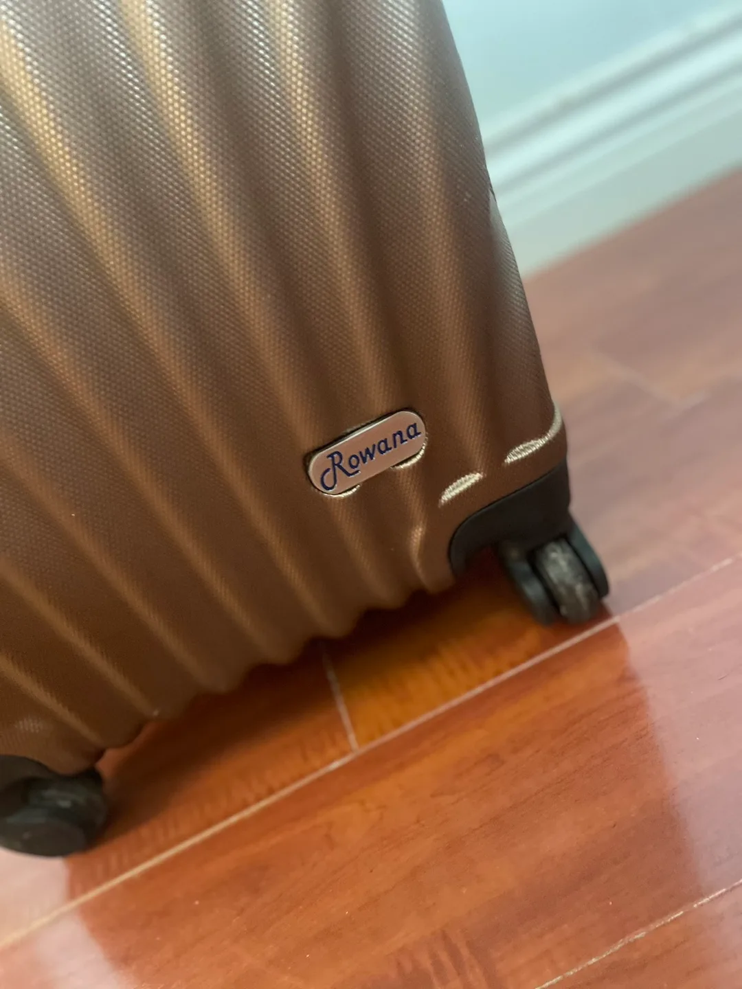 Rowana Salsa Matte Suit Case image indicator(7)