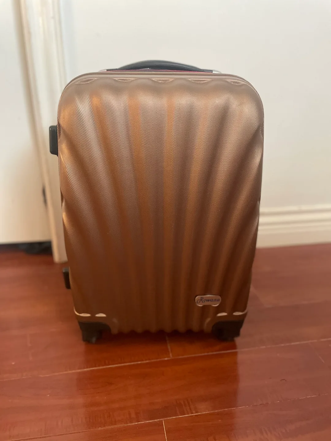 Rowana Salsa Matte Suit Case image indicator(9)