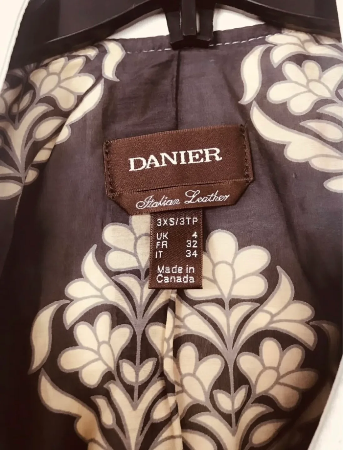 DANIER Italian Leather Jacket Size 4 image indicator(2)