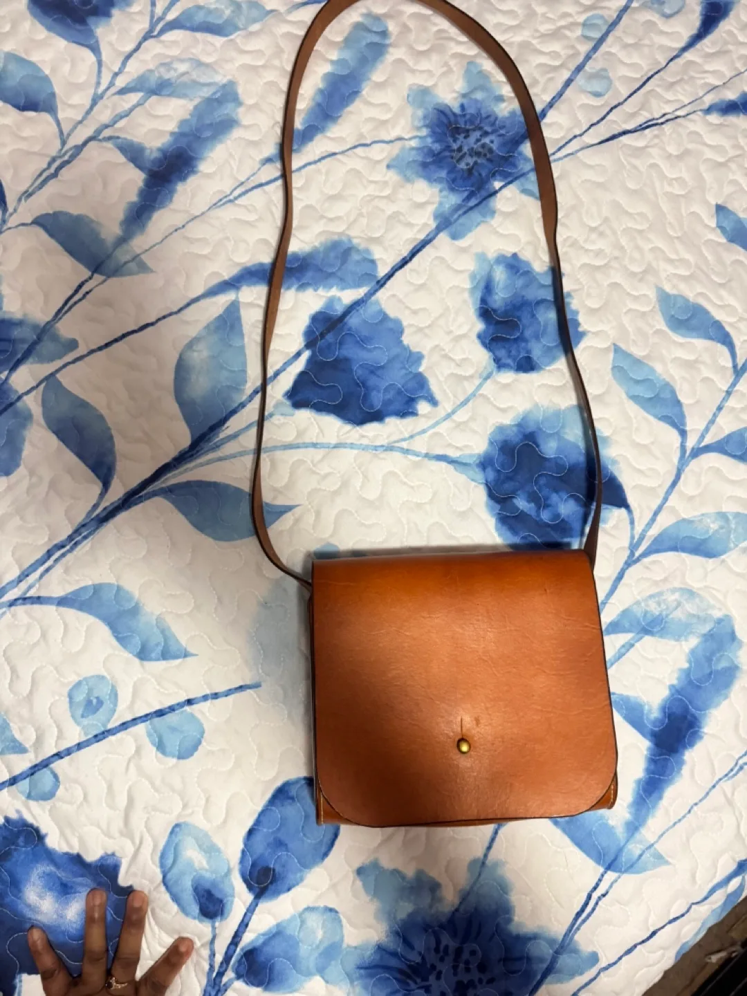 Handmade Brown Leather Crossbody Bag image indicator(4)