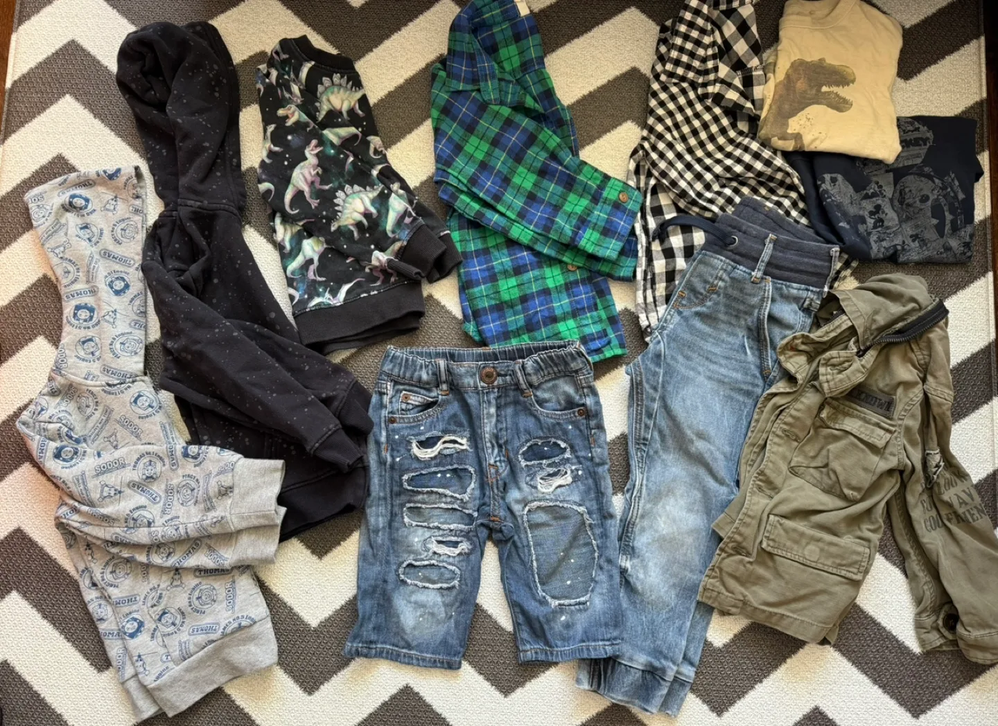 Bundle of Boys' Clothes - Size 3-4T image indicator(3)