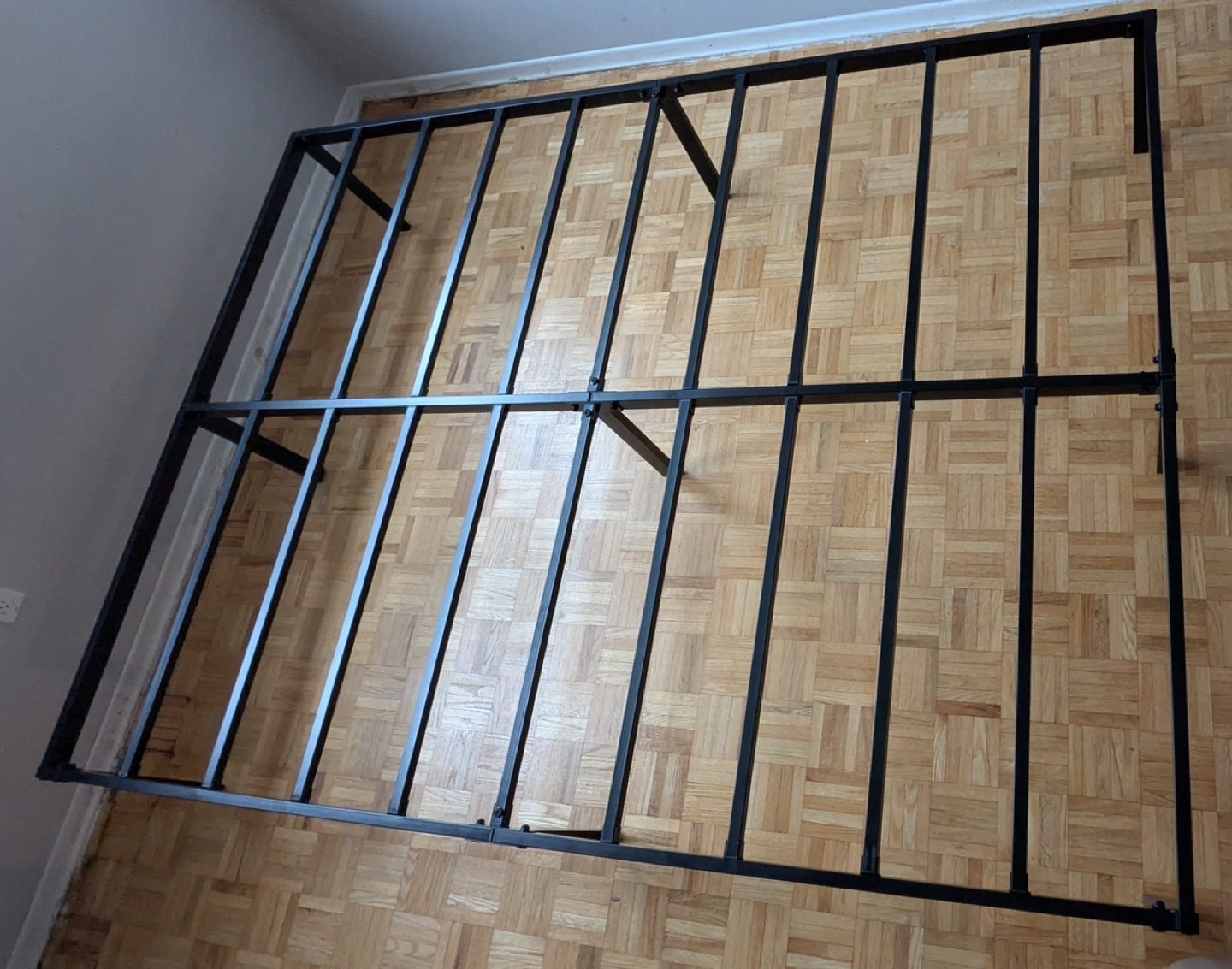 Metal bed frame queen size - photo 5