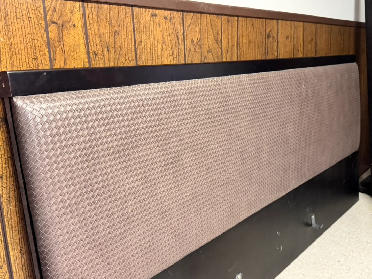 King Size Poster Bed Frame image indicator(3)