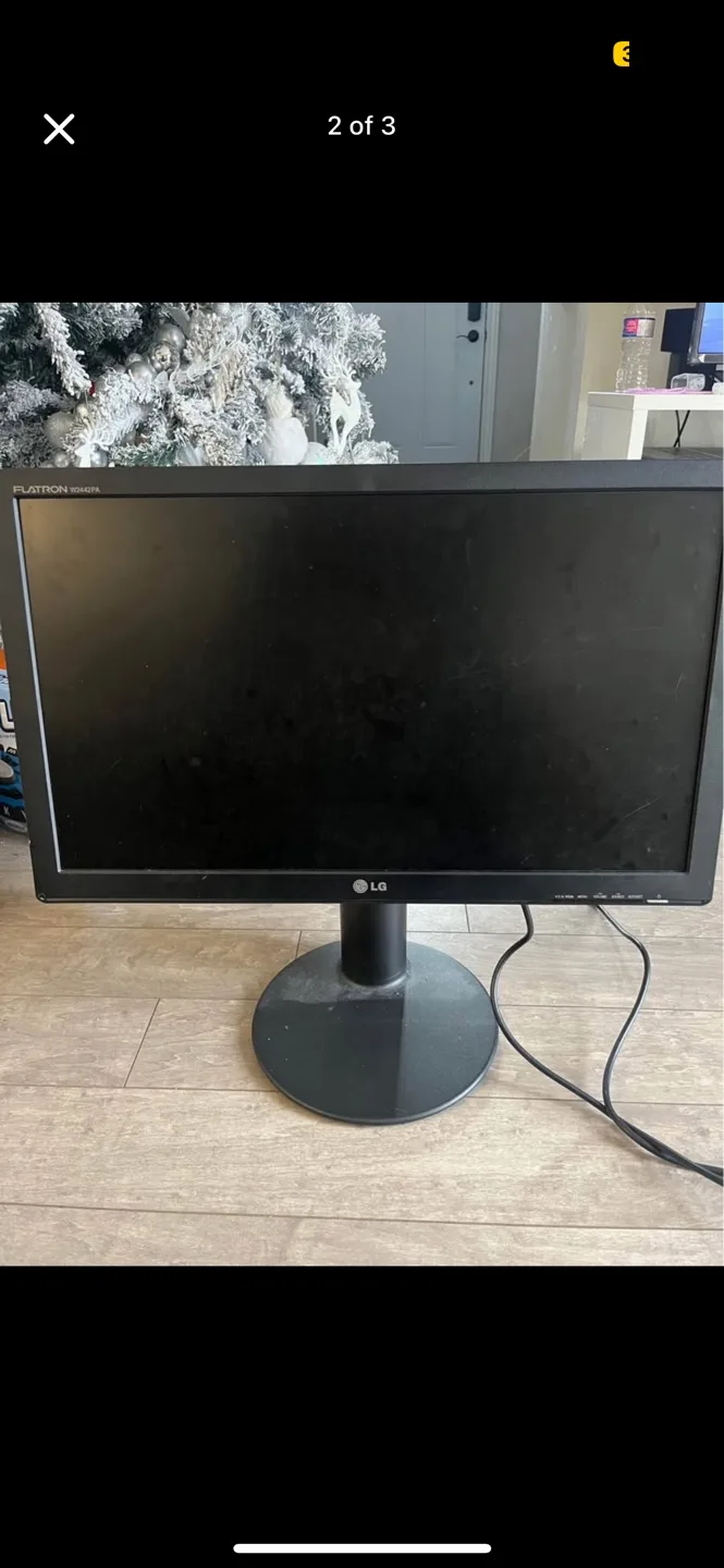 LG Flatron Computer Monitor thumbnail