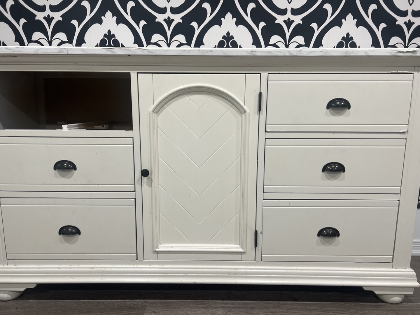 Big white dresser shelf with one drawer missing - photo 3
