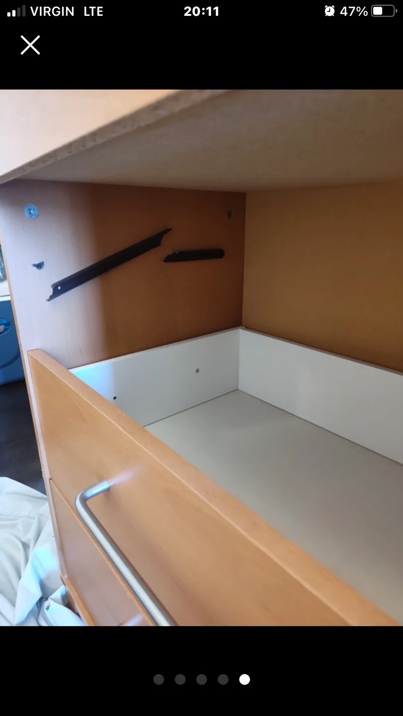 Pair of Three-Drawer Dressers image indicator(4)