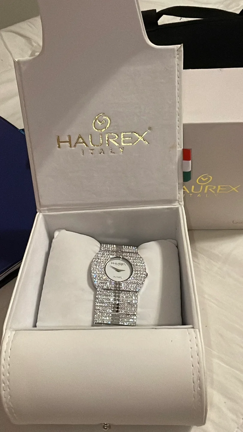 Haurex Italy Glamour Line Crystal Watch image indicator(3)