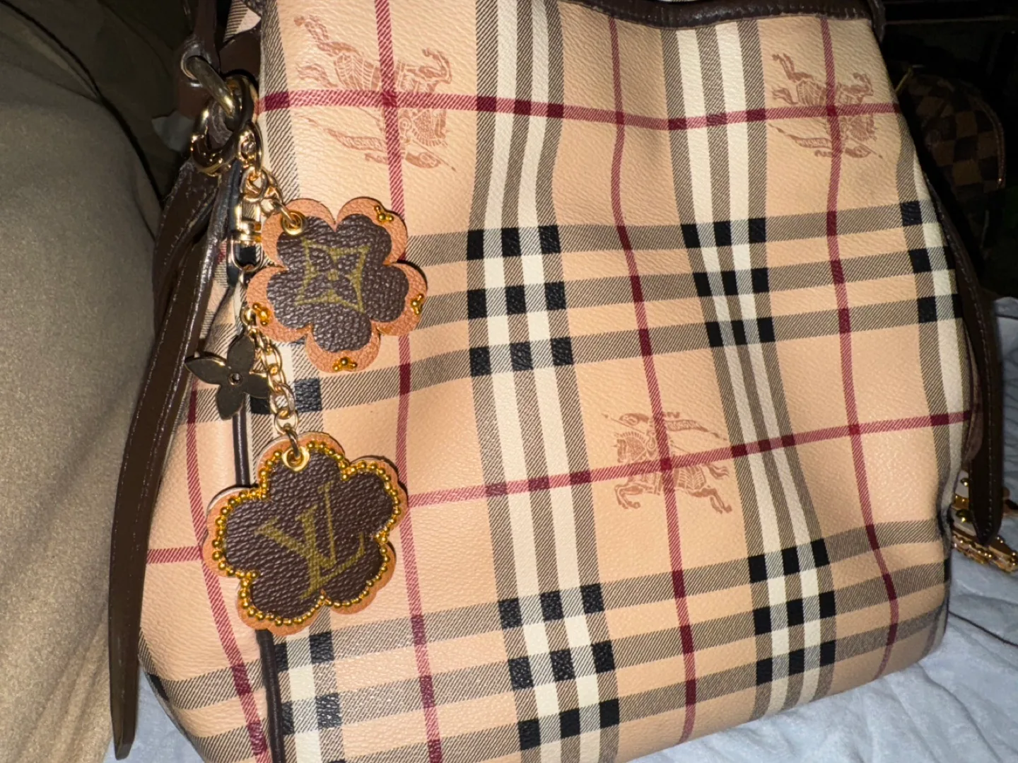 Handmade flower bag charm image indicator(3)