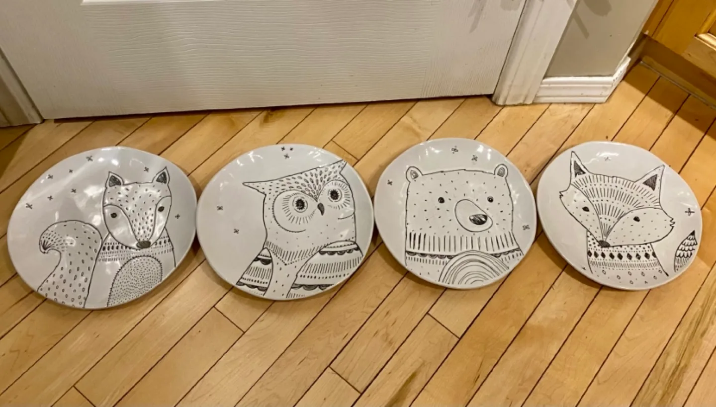 Set of 4 Pier 1 Imports Animal Plates image indicator(6)