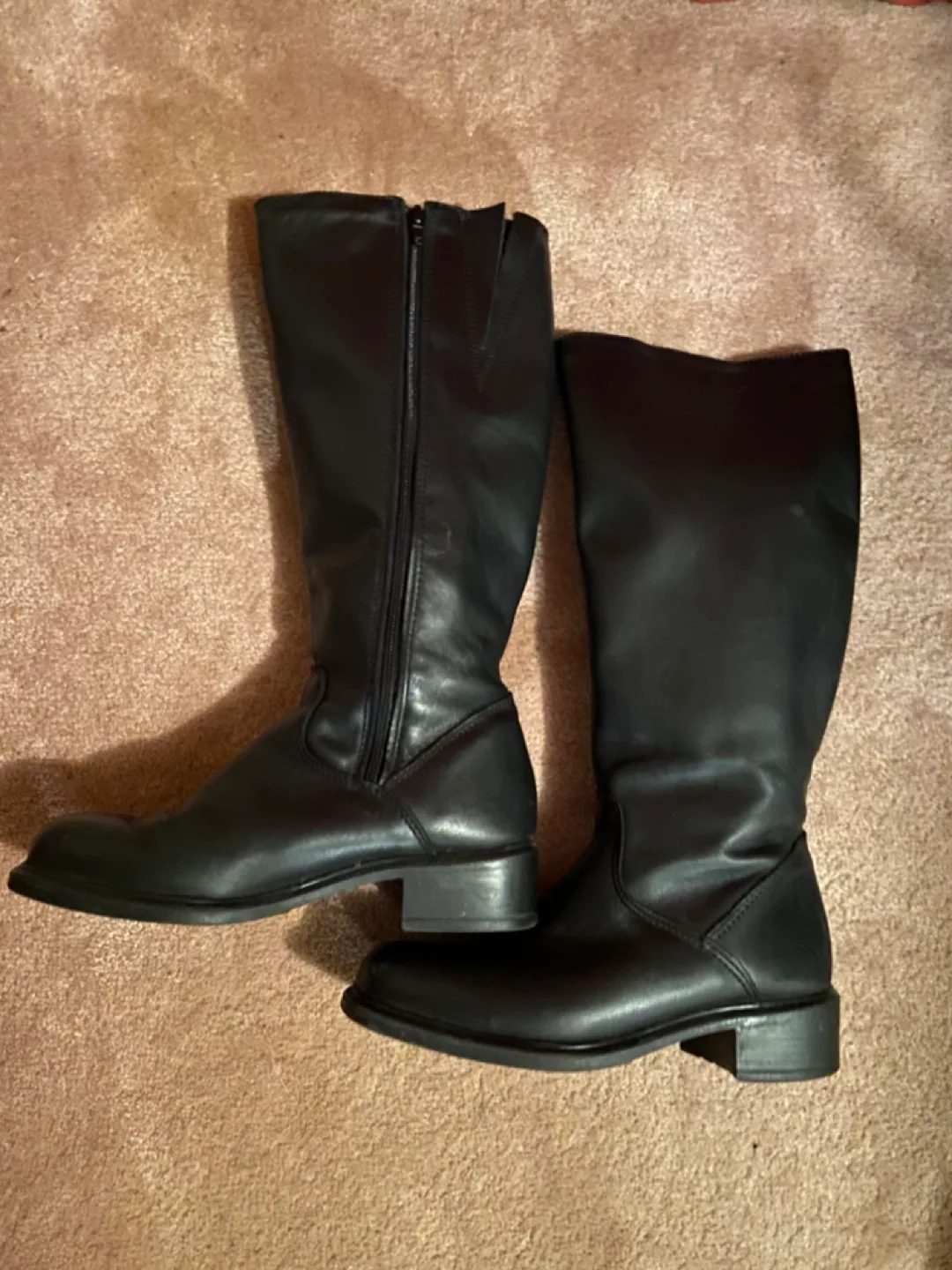 Women's black leather riding boots image indicator(3)