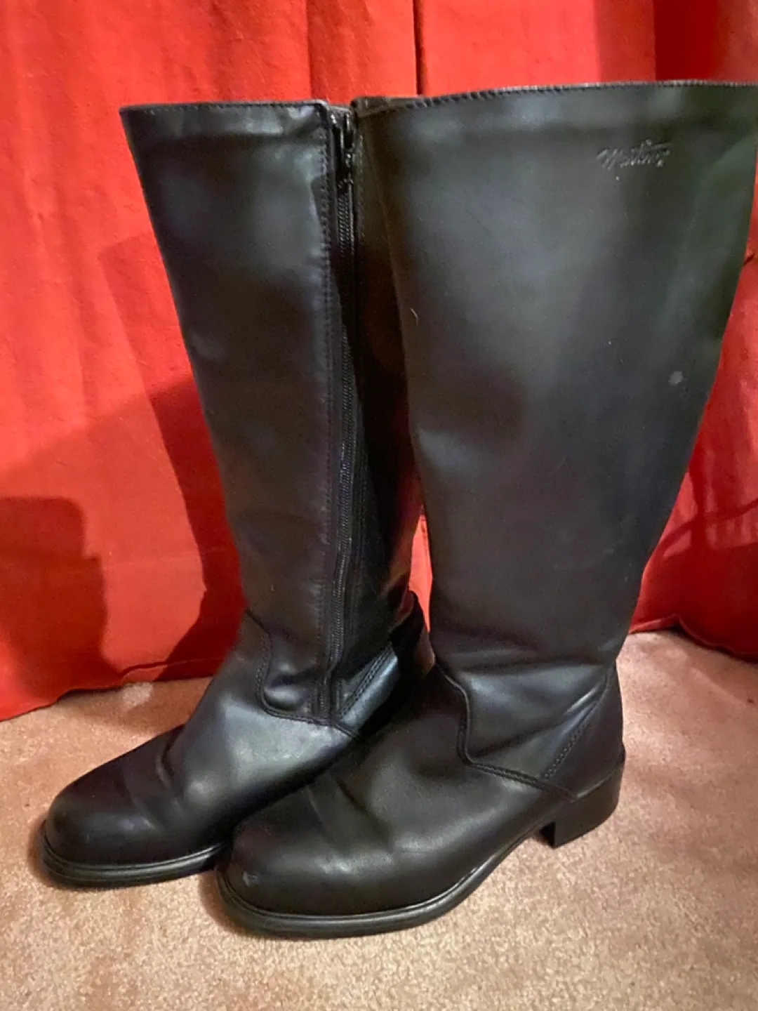 Women's black leather riding boots image indicator(2)