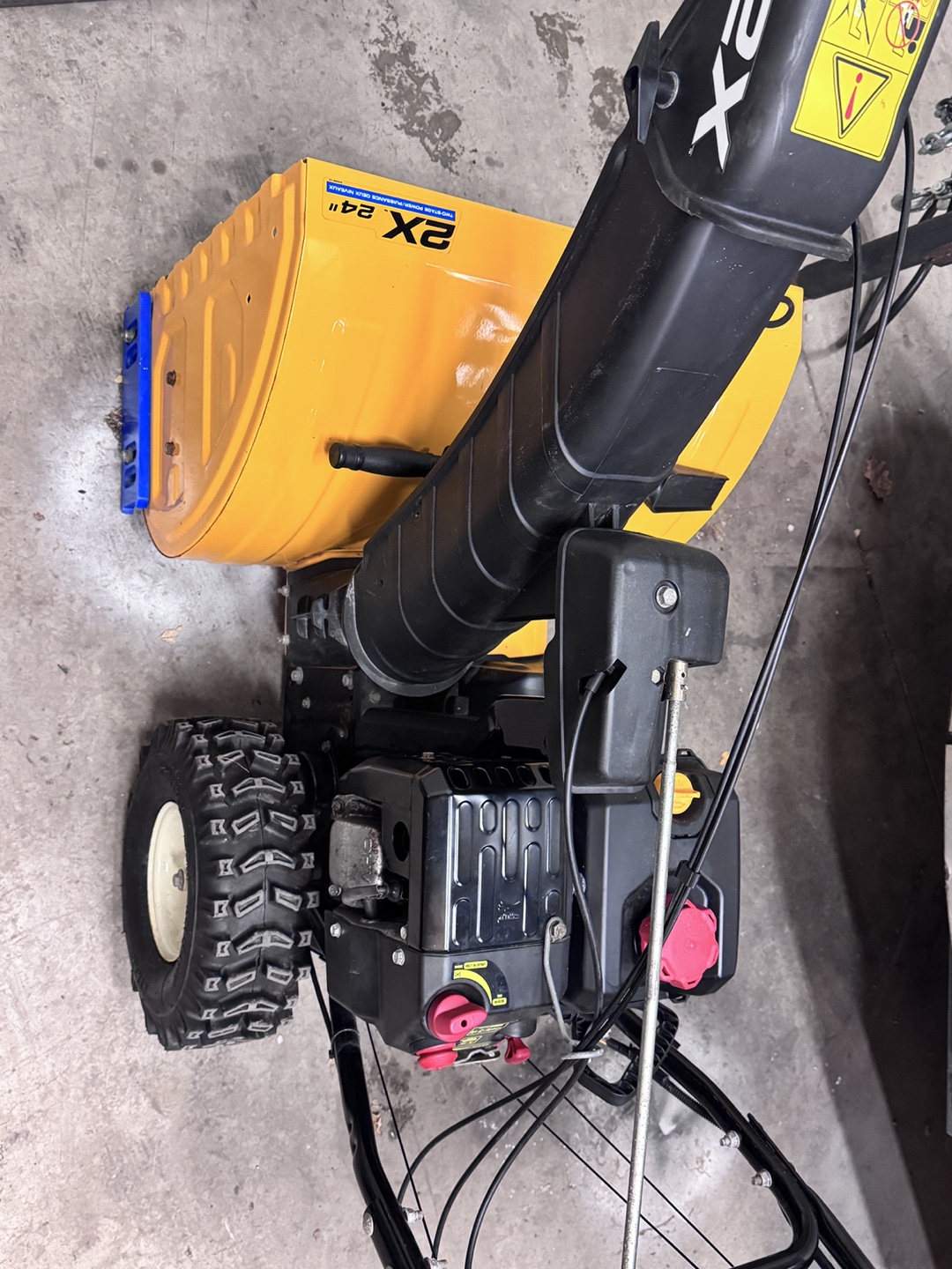 Cub Cadet 24" 2X Snow Thrower - photo 3