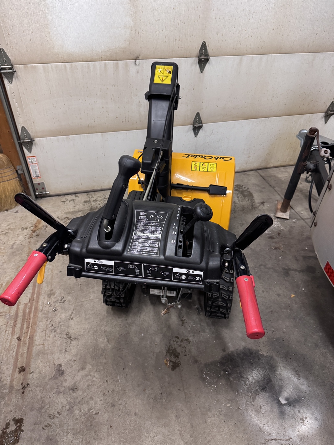 Cub Cadet 24" 2X Snow Thrower - photo 4