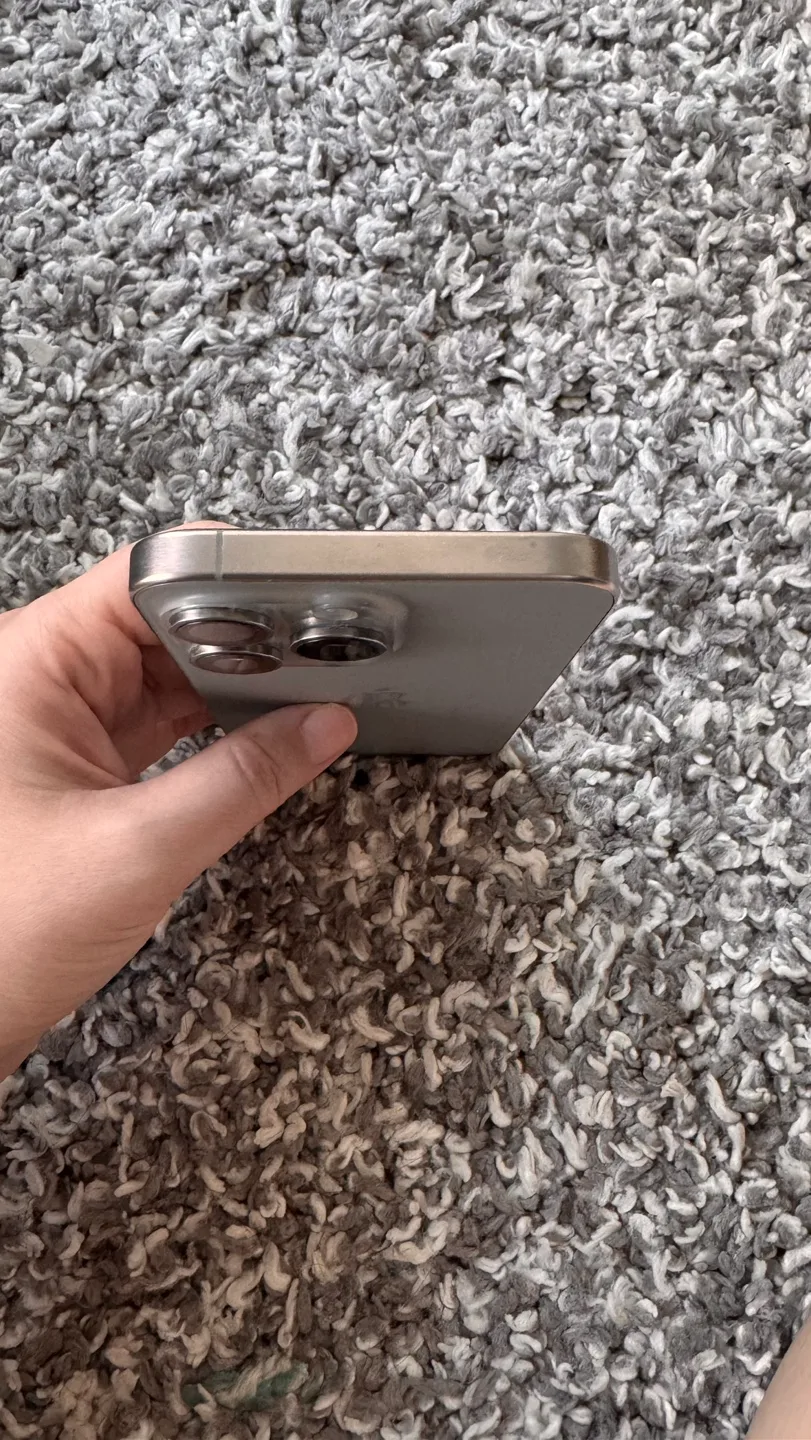 iPhone 15 Pro Max, 256 GB image indicator(5)