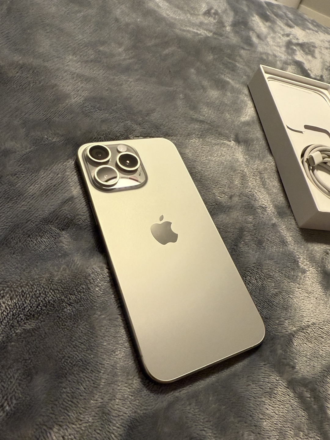 iPhone 15 Pro Max - Natural Titanium - photo 2