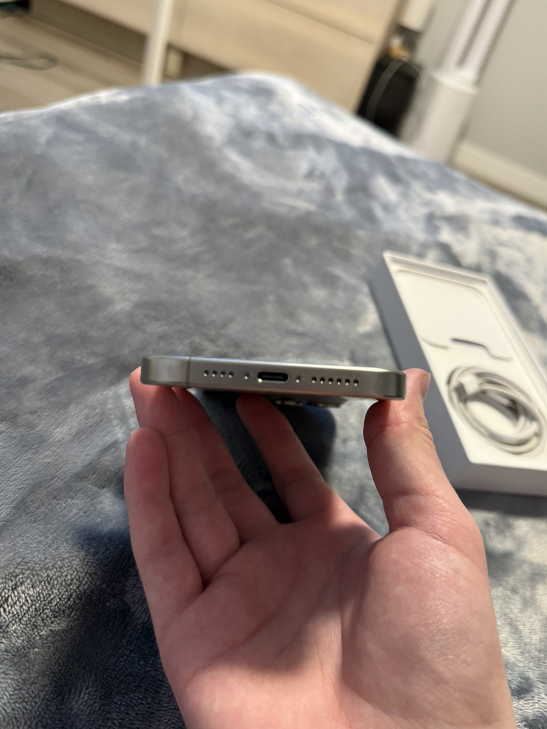 iPhone 15 Pro Max - Natural Titanium - photo 3