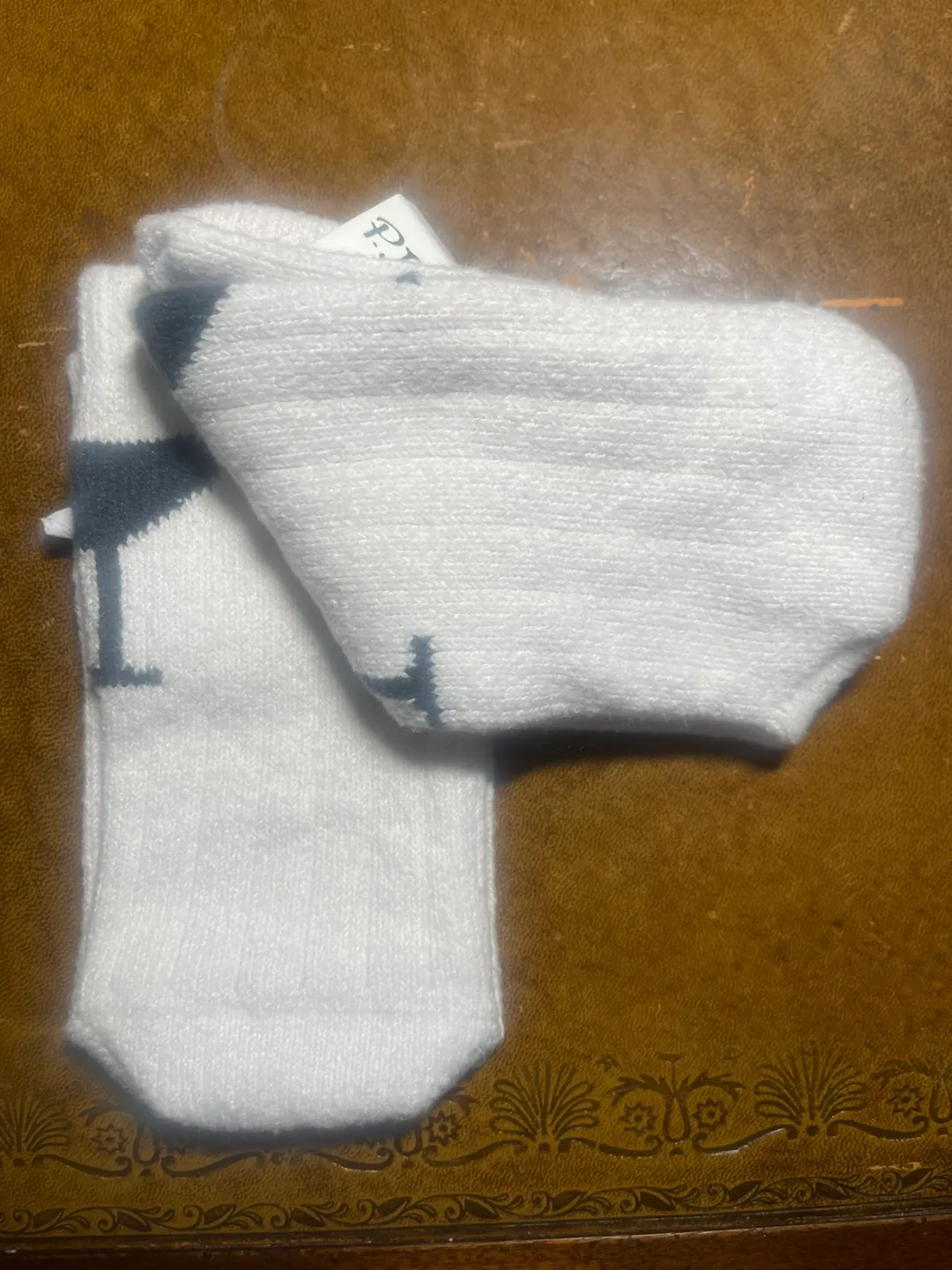 Cozy women's Socks nwt image indicator(2)