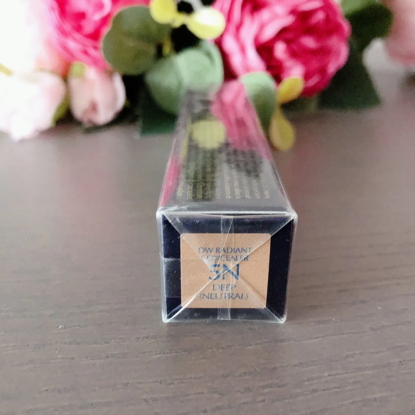 Estée Lauder Double Wear Radiant Concealer - 5N Deep Neutral image indicator(3)