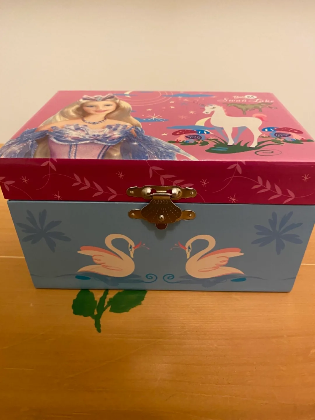 Barbie Swan Lake Musical Jewellery Box image indicator(2)